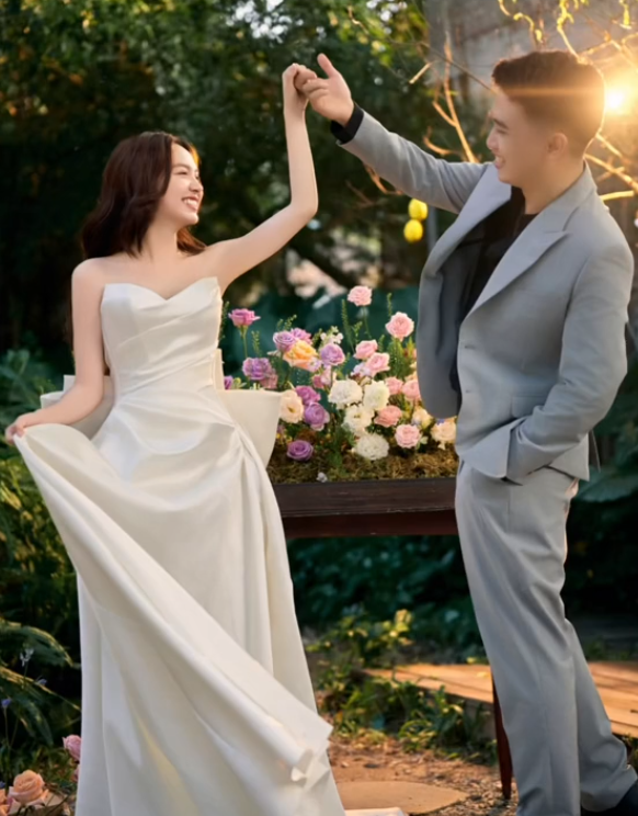 Đặng Thu Hà Reveals the Truth About Her "Rush Wedding" 1 screenshot 2023 12 08 165131 1702031024291731768773