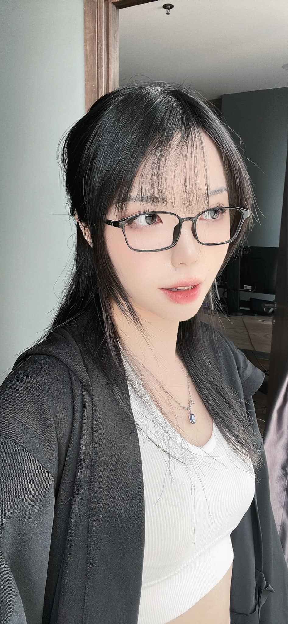 Surpassing veteran seniors, who is the only female host "taking over" VCS Spring 2024? 2 3982929263595915399669291001409630862871145n 17057265933172099945953 1705732205373 1705732205532248730400