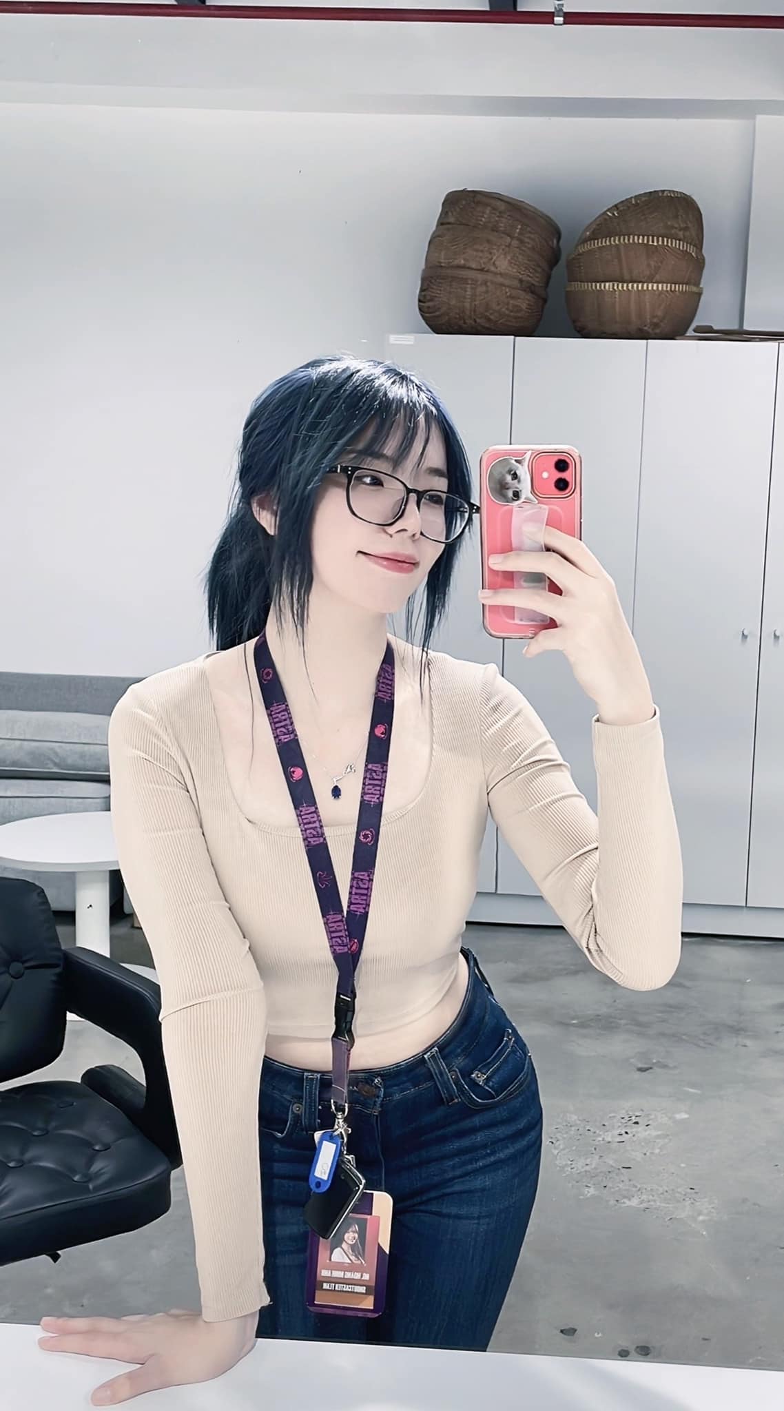 Surpassing veteran seniors, who is the only female host "taking over" VCS Spring 2024? 4 4178342553950757697518392657686576434188685n 1705726593330495478261 1705732206520 17057322065929731914