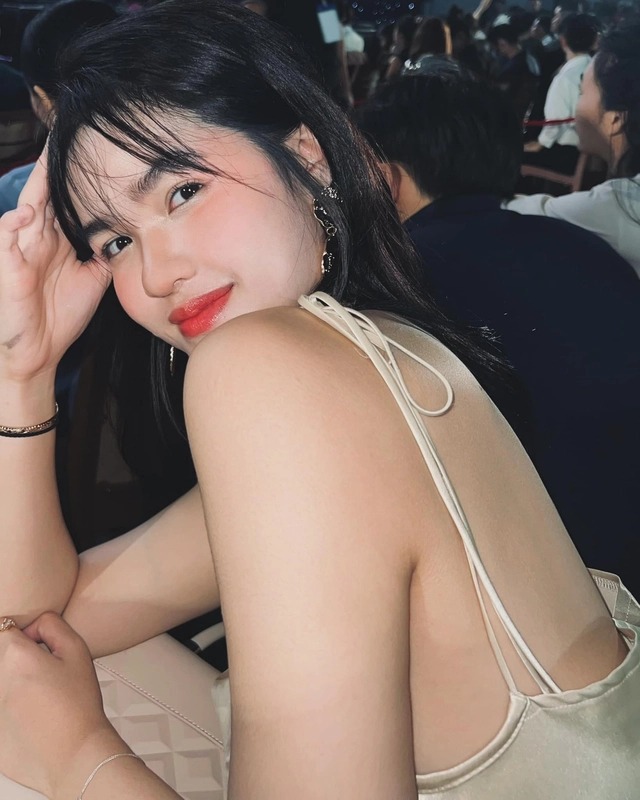 Close-up on the beauty of a fourth-year female student, making a million-dollar IT engineer "fall head over heels" 7 4255621857839065937703421643547008509986581n 1707273230641960542186