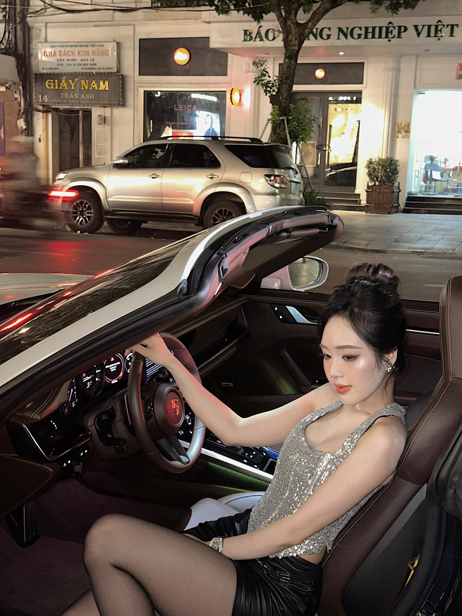Just back in the spotlight, this series of images of beauty Lê Phương Anh is causing a stir 7 38723143919151261622164653855426304514397993n 17110977013632055997137