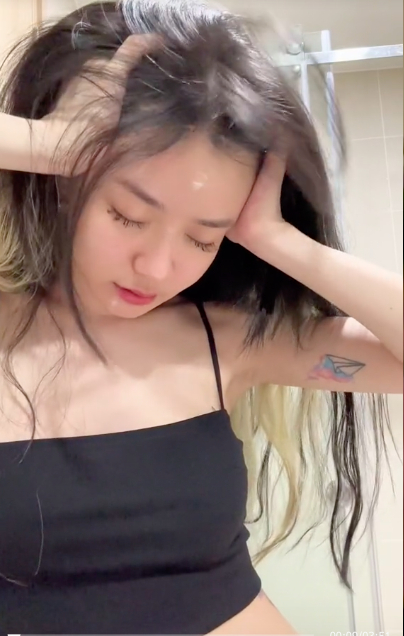 Beautiful Girl Causes a "Storm" for Accidentally Going Viral, Natural Look Praised as Stunning 1 anh1jpg3 1608 1711296820534 17112968217081227581492