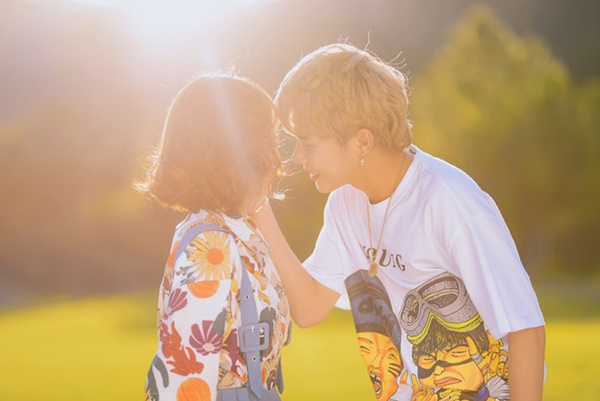 Once Rumored to Be Dating J, MisThy Gets "Furious" Hearing ViruSs Confront the Situation 2 MisThy was the only girl that J followed on Instagram and was invited to participate in this beautiful streamer’s MV.