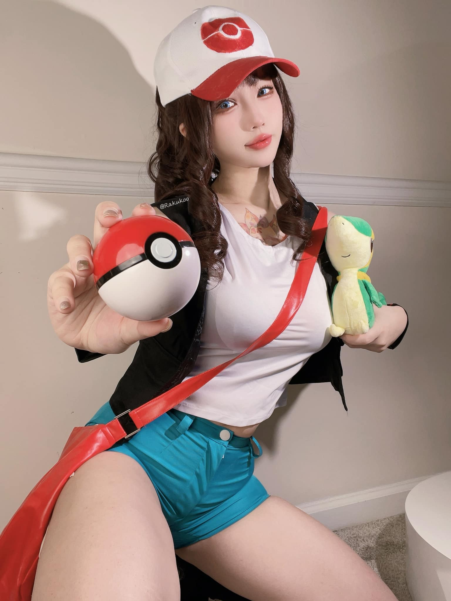 Transforming into a Pokémon Trainer, Female Coser with a 'Soul' Near 1 Meter Captivates Attention 3 photo 1709203663152 1709203663269314608680