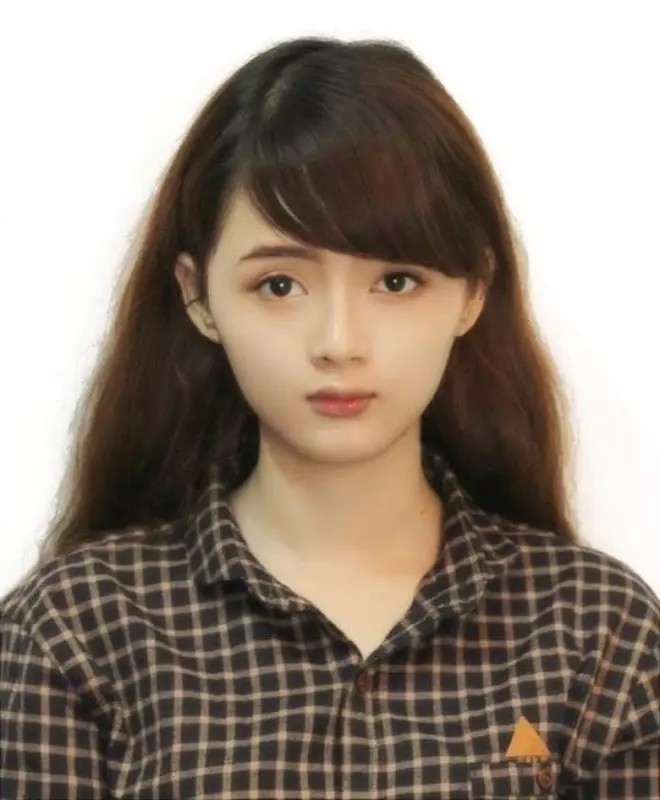 Hot girl passport photo as beautiful as a doll, showcases alluring U30 figure 1 The passport photo that helped Lan Huong rise to fame quickly.