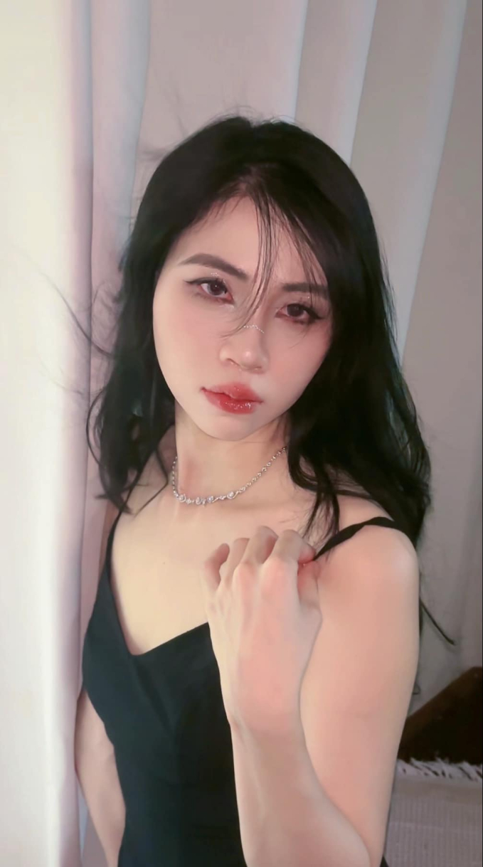 Gấm Kami - Thơ Nguyễn on the Beauty Scale, Public Reactions Contrast Towards Their New 'Rebirth' Looks 4 43456448774531632514635766777312258421141800n 1348 1712738960629 1712738960802771134450