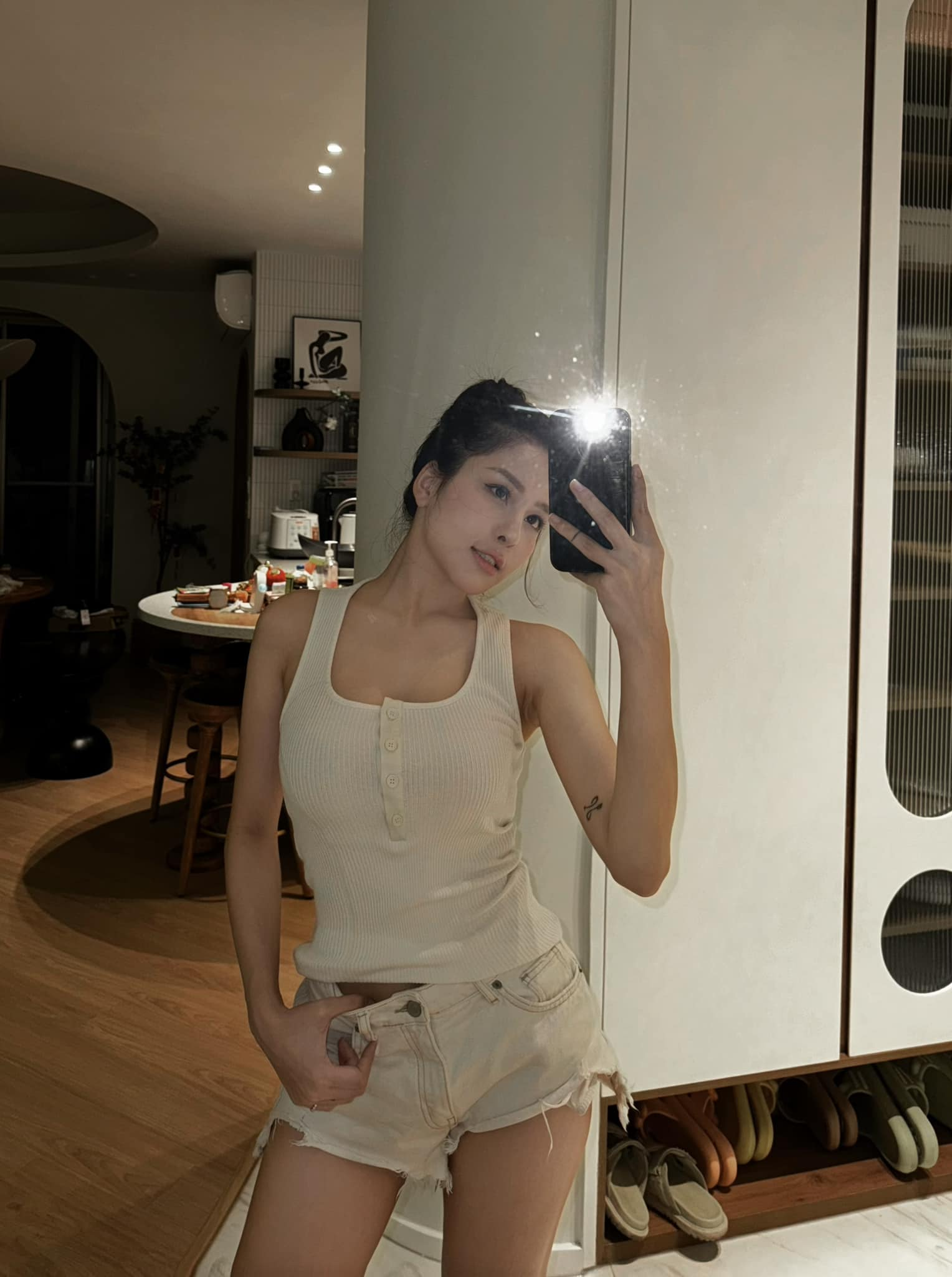 Hot girl Trâm Anh flaunts her vibrant "soul" through a stunning side profile 3 photo 1714443583212 17144435835981993142288