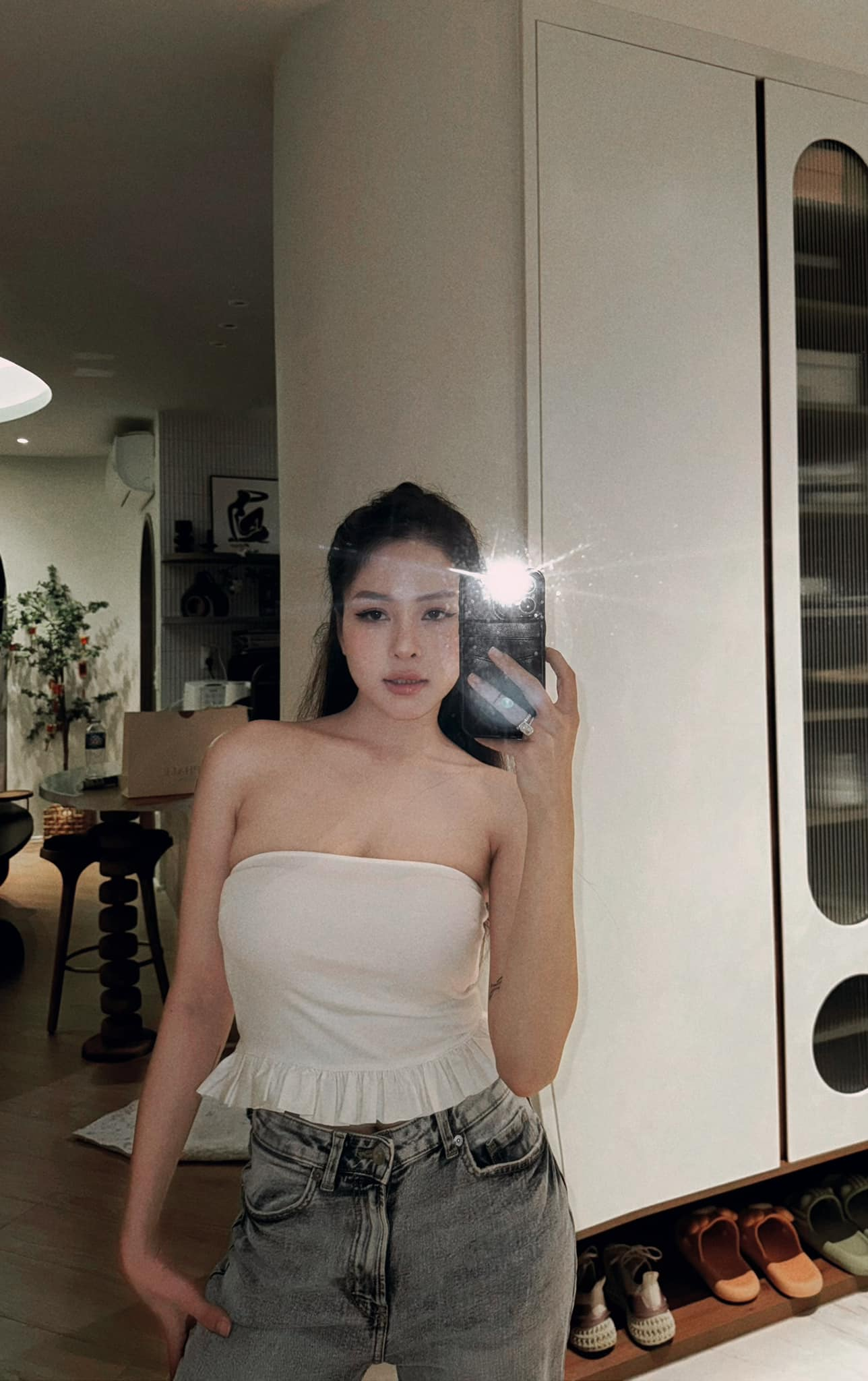 Hot girl Trâm Anh flaunts her vibrant "soul" through a stunning side profile 4 photo 1714443598278 17144435989351470625833