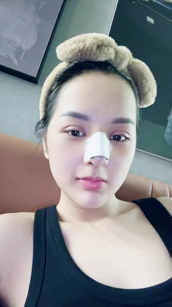 Gấm Kami - Thơ Nguyễn on the Beauty Scale, Public Reactions Contrast Towards Their New 'Rebirth' Looks 6 photo 8 17108518143681597526479 135039 1712738962411 171273896250945860490