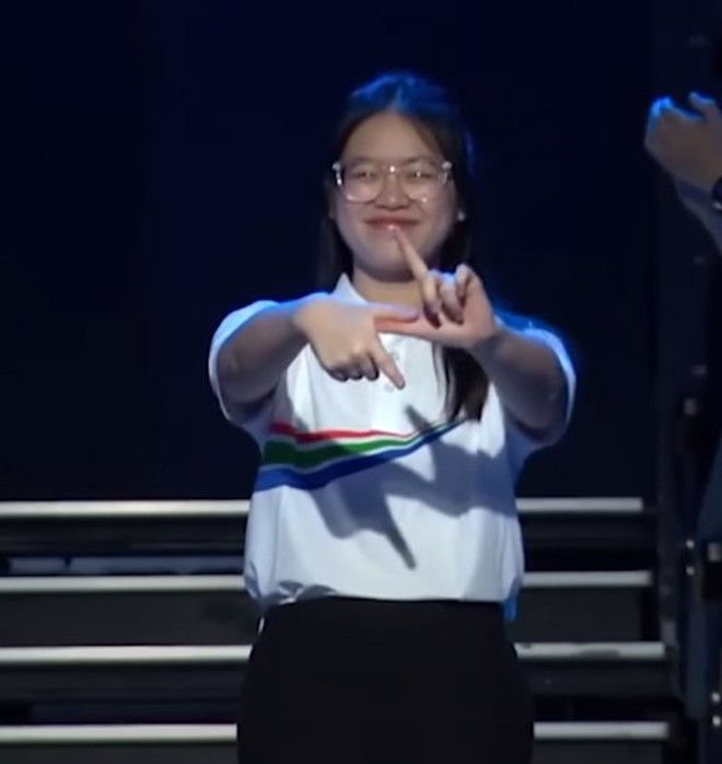 Beautiful fan of Zeus recreates iconic moment on VTV - Image 1.