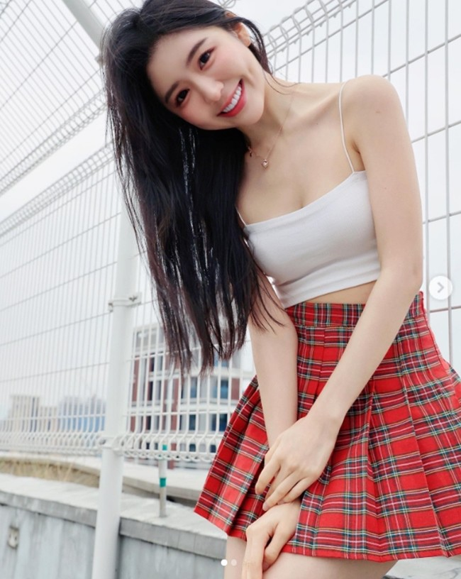 Against the Trend of Revealing Outfits, Female Streamer Still Attracts Fans 3 photo 1715507713644 1715507716982427048211