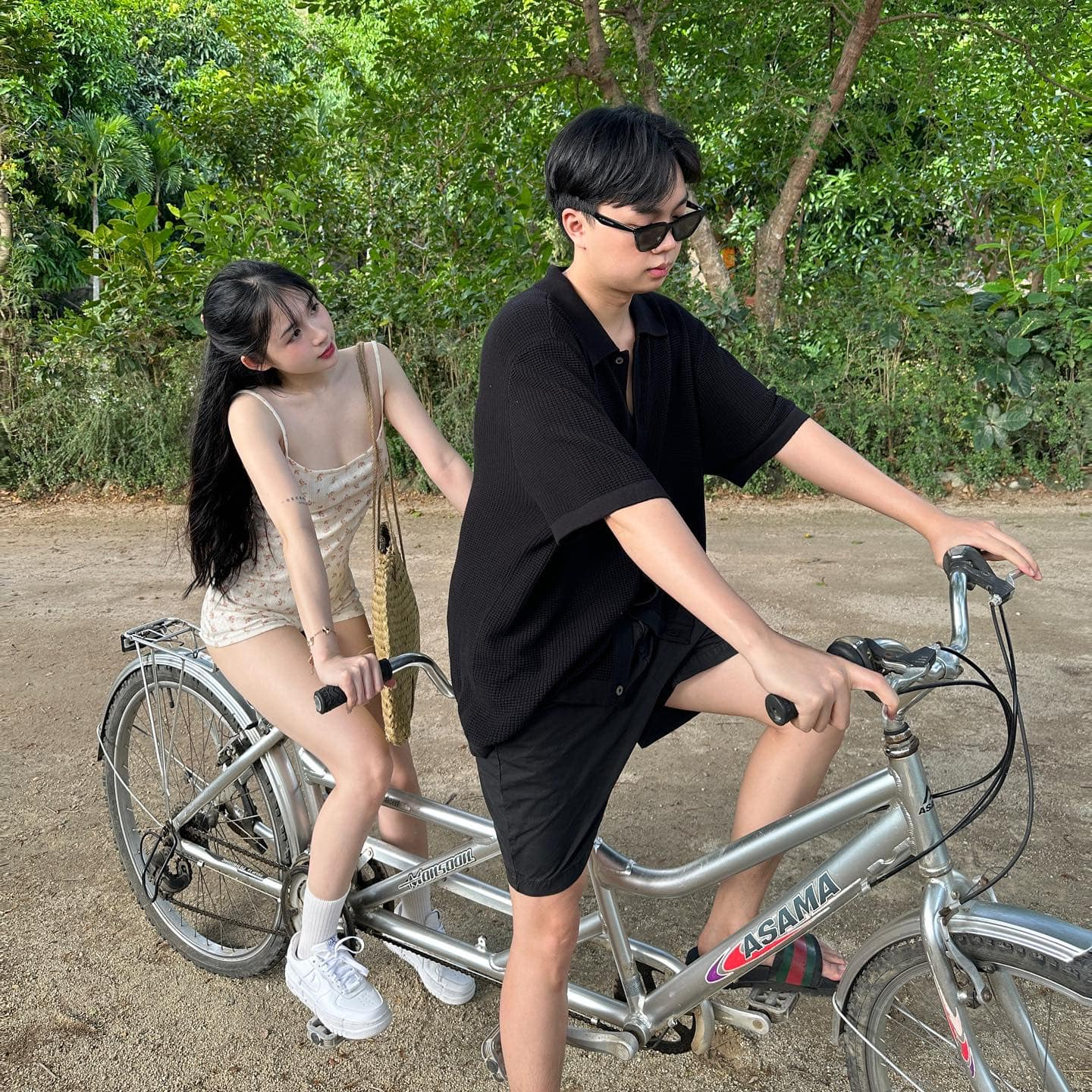 Showing Off in a Two-Piece Bikini, Liên Quân's "WAG" Makes Waves with Her Stunning Looks 1 photo 1716362874634 1716362875288826321537