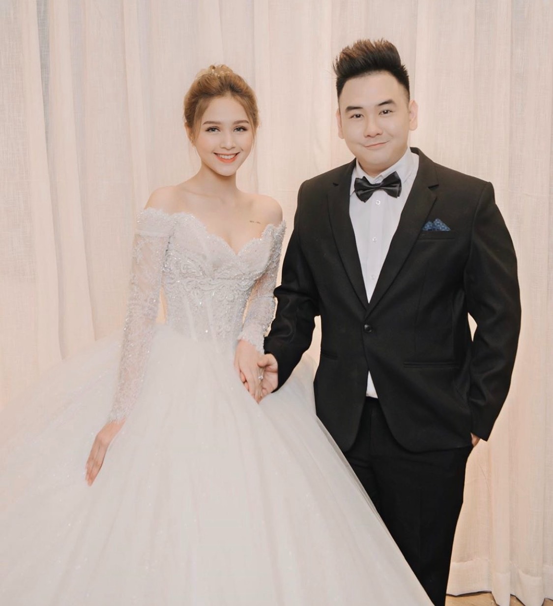 Xoài Non's Awkward Response to Questions About Xemesis, Moving Out of Mansion, Hasty Live Stream Shutdown After 2 Minutes 3 Xoài Non and Xemesis facing rumors of relationship issues recently