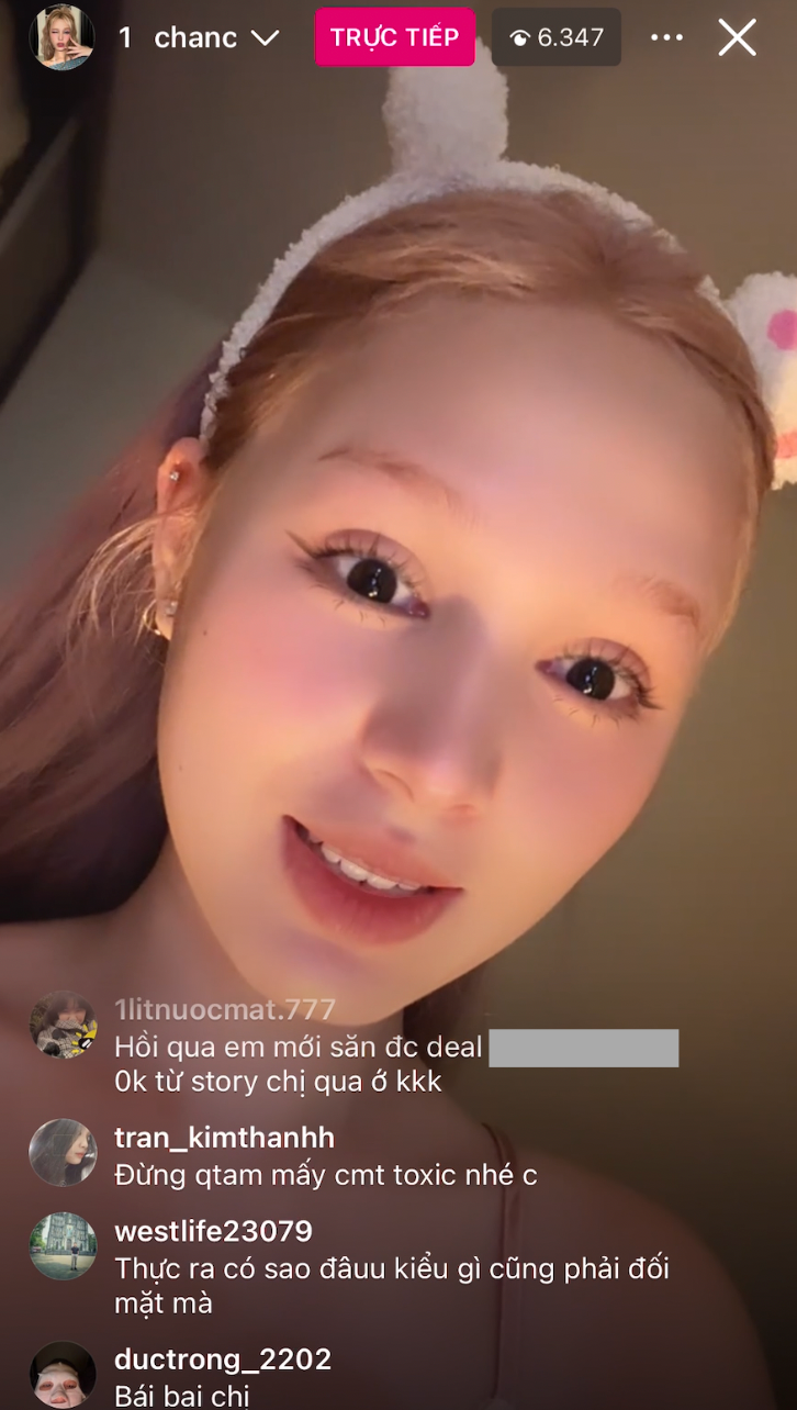 Xoài Non's Awkward Response to Questions About Xemesis, Moving Out of Mansion, Hasty Live Stream Shutdown After 2 Minutes 2 Xoài Non just before ending the live stream