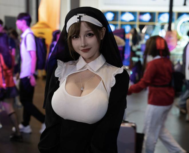 Appearing in a cosplay outfit, female streamer takes home the "MVP" title at a major event 1 base64 1722150916083694010013
