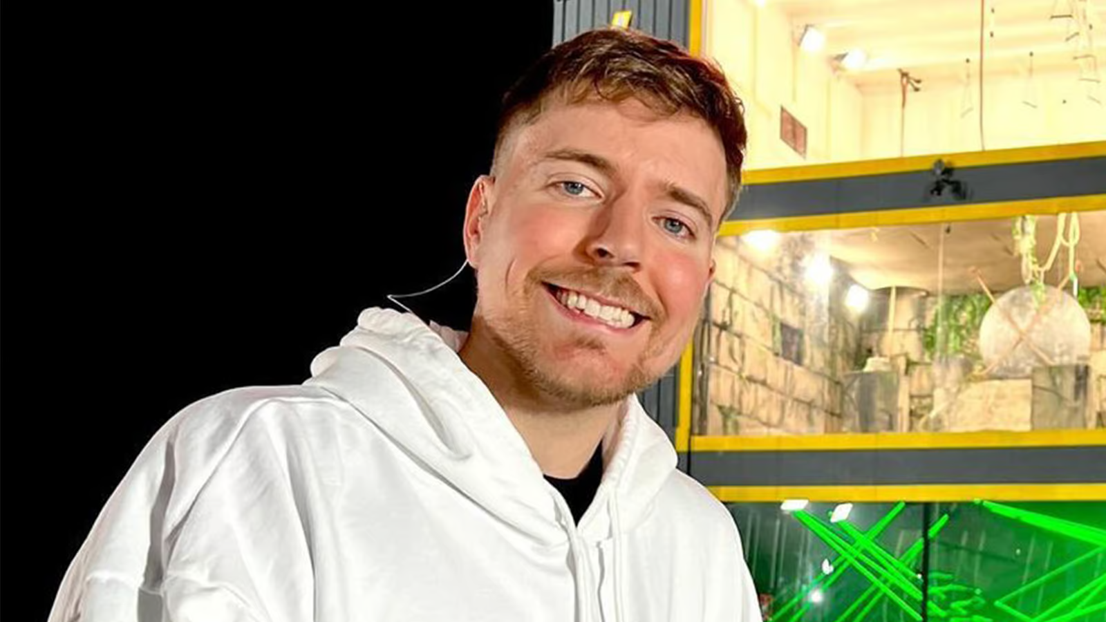 YouTuber Sets an Insane Record, Becoming the First in History to Achieve This 3 photo 1722393506324 17223935064811019931550