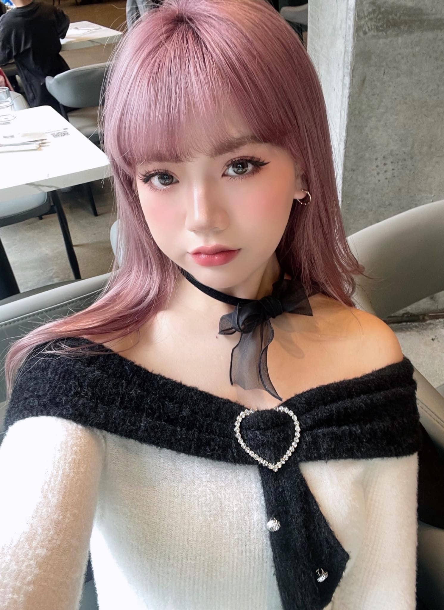 The Hot Girl of the Gaming Community Surprises Everyone with Her Take on the Most Viral Love Drama 9 photo 1722394414025 17223944146541136006018