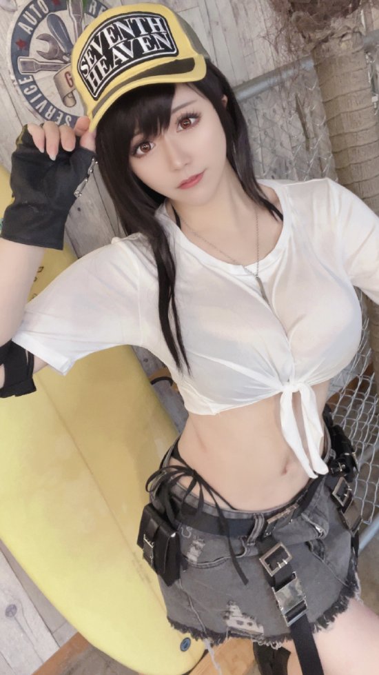 Surprised by the Real-Life Version of Tifa, More Attractive than in the Game, Fans Rate 10/10 3 small202407162223523413 1721380923301 1721380923892321530659