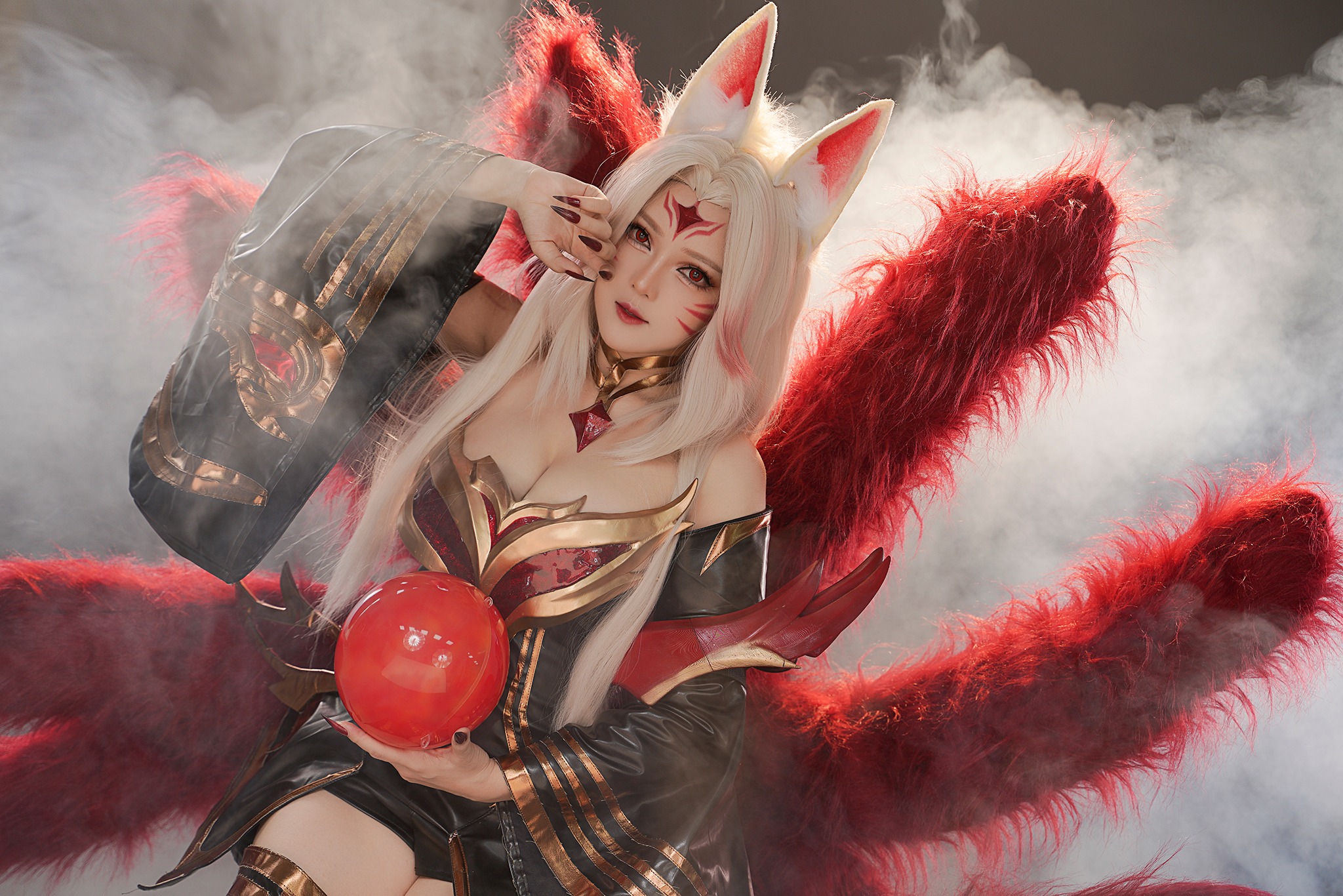 Beautiful Girls Make Ahri Hot Again, This Cosplay Goes Viral for Being So Sultry 8 45717652381173460849857491630182772793939476n 1724731489490470190001