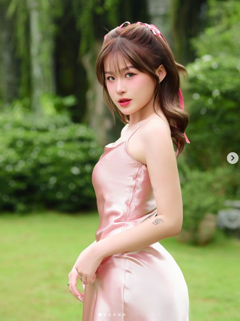 Beautiful Liên Quân Girl Flaunts Stunning Looks Like an AI, Unafraid to Transform into Sexy 4 anh chup man hinh 2024 08 04 luc 112341 1722748093121517800192