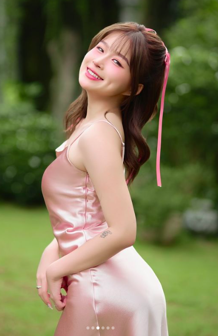 Beautiful Liên Quân Girl Flaunts Stunning Looks Like an AI, Unafraid to Transform into Sexy 3 anh chup man hinh 2024 08 04 luc 112400 1722748093221728279816