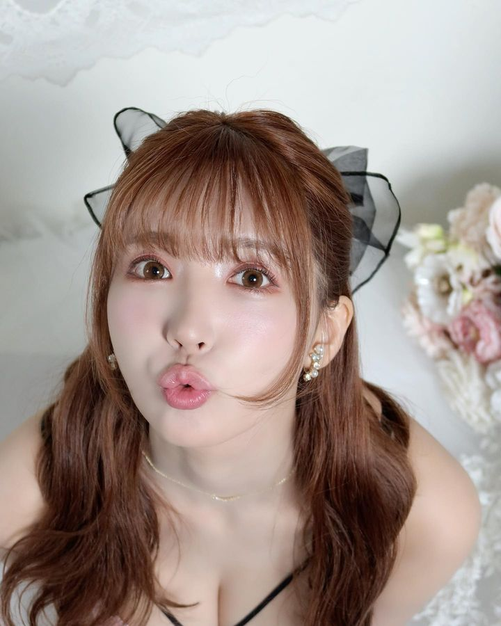 Yua Mikami Shocks with Revealing Partner Requirements and Unexpectedly "Modest" Income 2 photo 1723090610701 1723090611053933610044