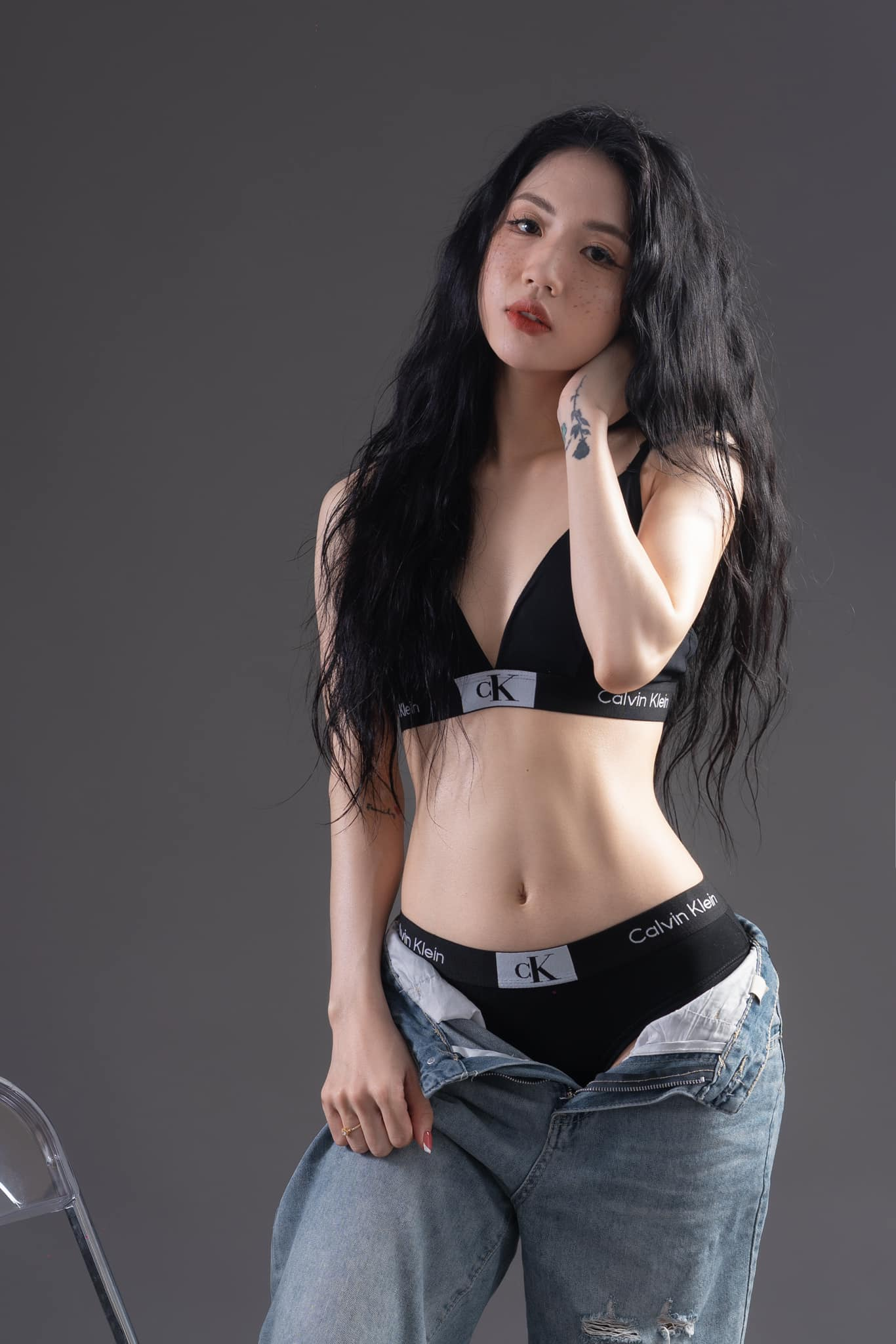 Soccer Hot Girl Trần Thị Duyên Shows Off Her 10-Point Curves in a Bikini 3 photo 1723105786157 17231057876991282522315