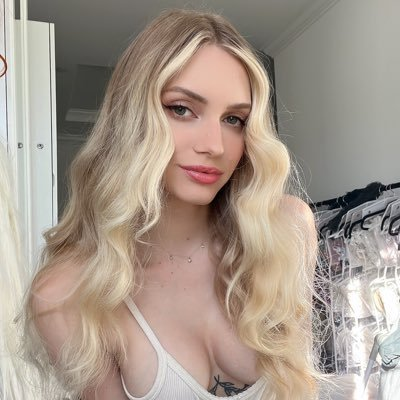 While Competing in a Tournament, Gamer Accidentally Livestreams Bikini Hot Girl, Faces Bitter Consequences 3 photo 1723434385769 1723434386075464290149