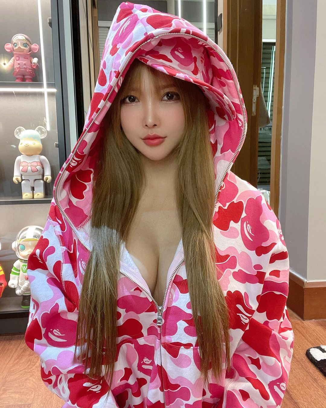 Beautiful streamer feels frustrated, well-meaning gesture towards fans leads to unexpected demands 2 photo 1723436584448 1723436585072351550238