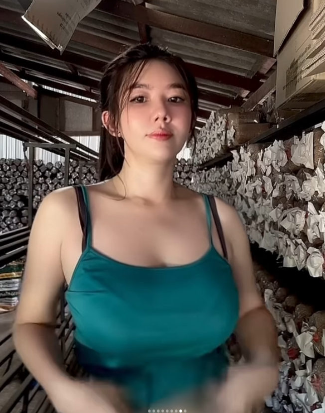 The Hot Girl Growing Mushrooms Who Went Viral for Being Too Attractive 3 screenshot 2024 08 14 160744 1723626473063134785723