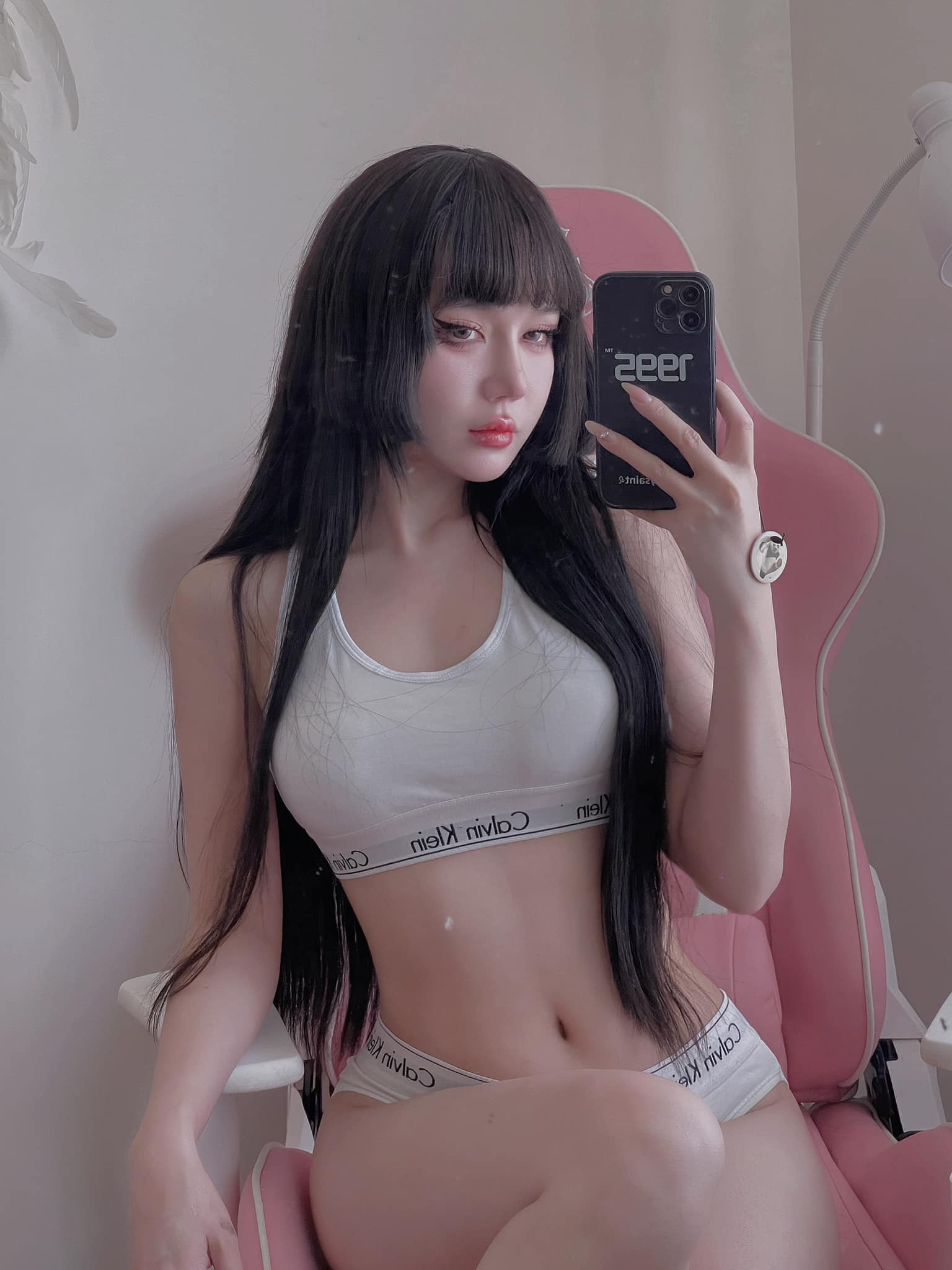 The Natural Look of the Hot Girl with 300,000 Followers from the Internet Cafe 3 45067057028778606956859586201112851123511333n 1725435959358368064075