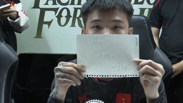No Longer Wearing the Same Jersey, Quang Hải Faces Teammates