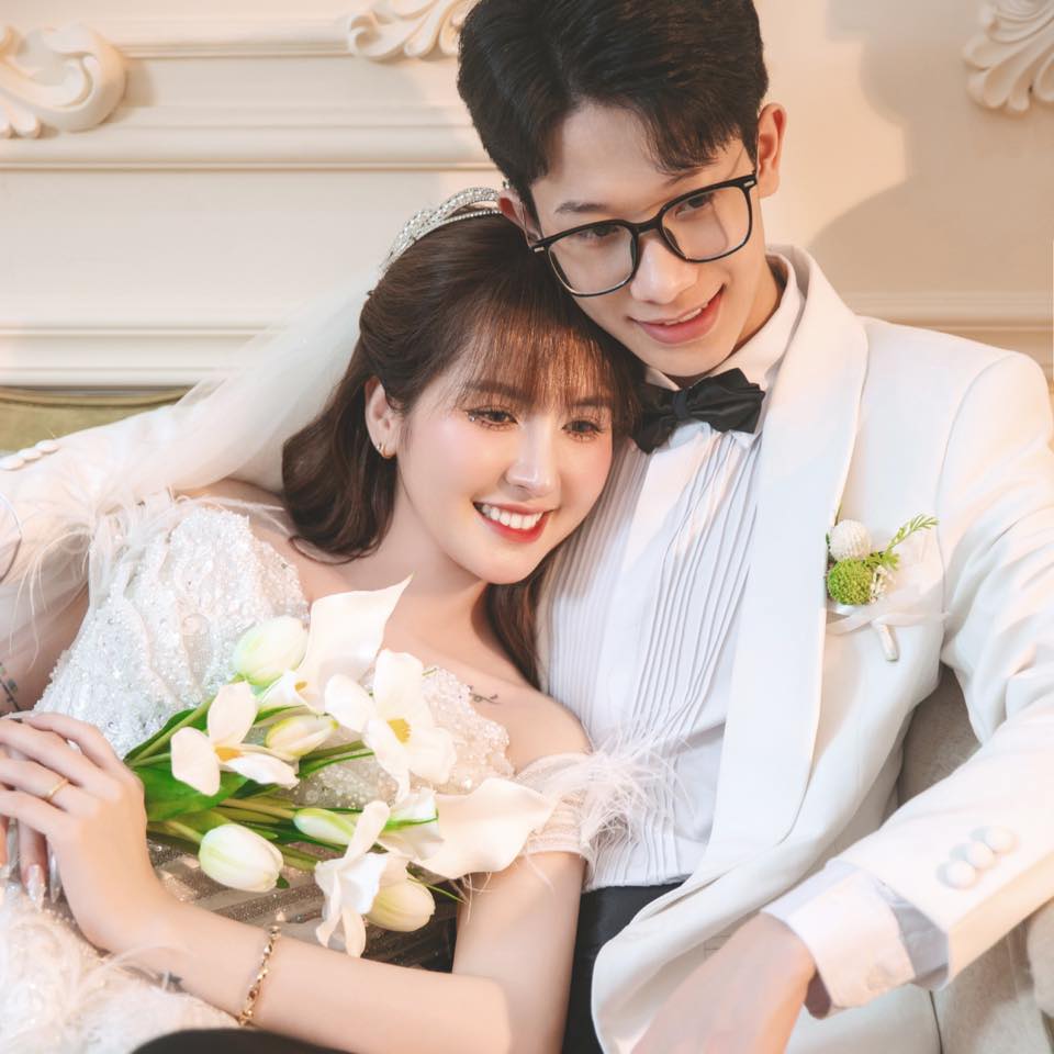Beautiful Assassin Ngân on Her Wedding Day, Duets Sweetly with 9-Year Younger Husband 6 45999828711730897371031854258750436861486303n 17264839373271853719139 1726540602574 17265406026671321413826 1726909069165 1726909069473675874726