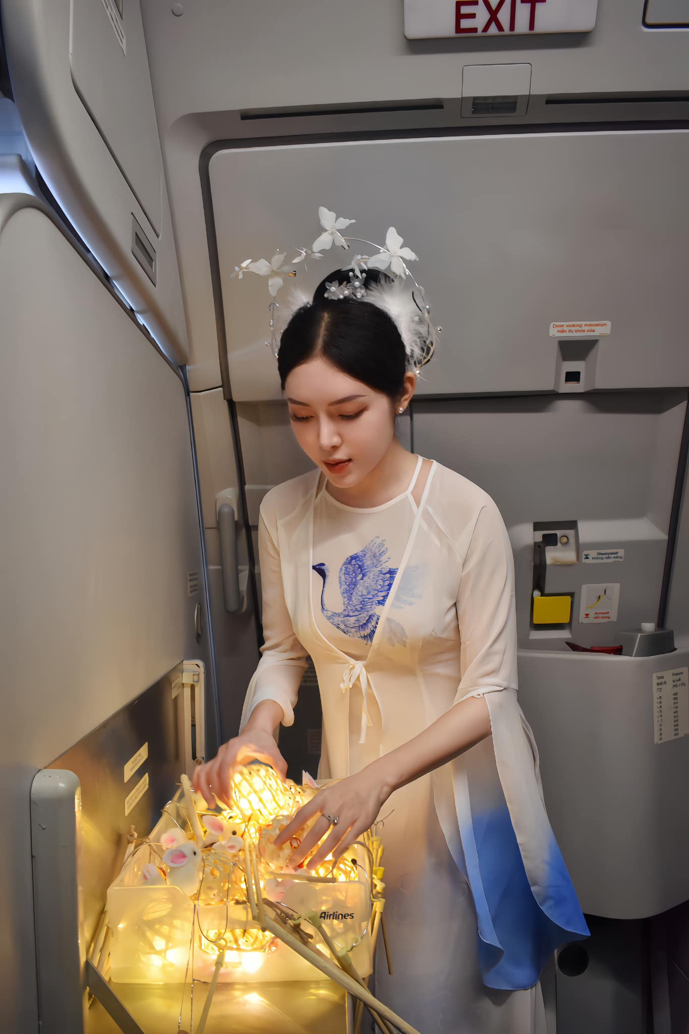 Admiring the Hourglass Figure of Sister Hang That Once Went Viral 1 photo 1726480244972 17264802452251089344716