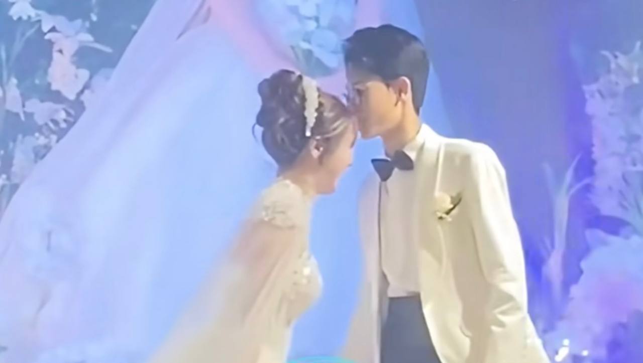 Beautiful Assassin Ngân on Her Wedding Day, Duets Sweetly with 9-Year Younger Husband 3 photo2024 09 21 155448 17269089125581575877531