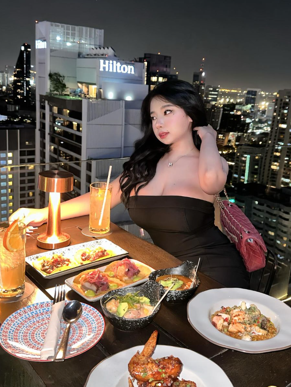 Female Cosplayer from "Kung Fu Hustle" Wows Fans with Breathtaking Soul 6 screenshot 2024 09 05 101708 17255084969601629600416