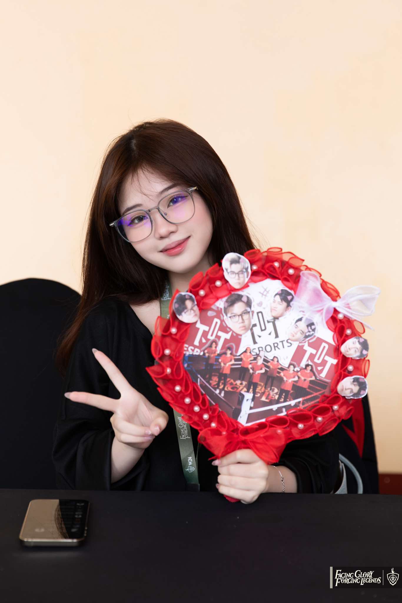Beautiful Esports Manager Captivates with Tearful Moment at ĐTDV Finals 4 46255455012265064953024817444134787695028387n 17301698247081680607089