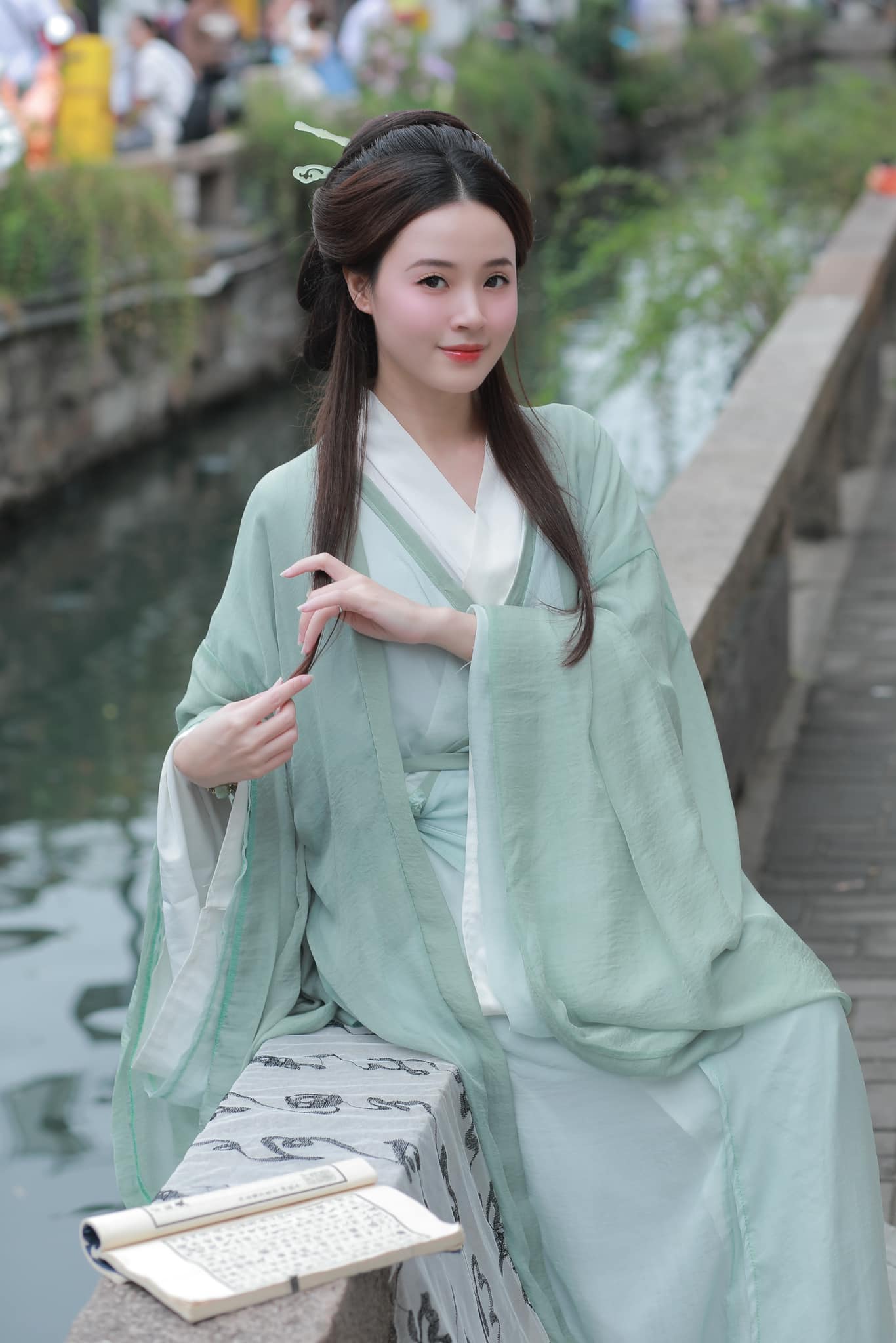 Midu Suddenly Transforms into a Fairy Goddess, Stunning Male Fans 5 4639617961094866125331848320378482439728210n 1729570129999852681980
