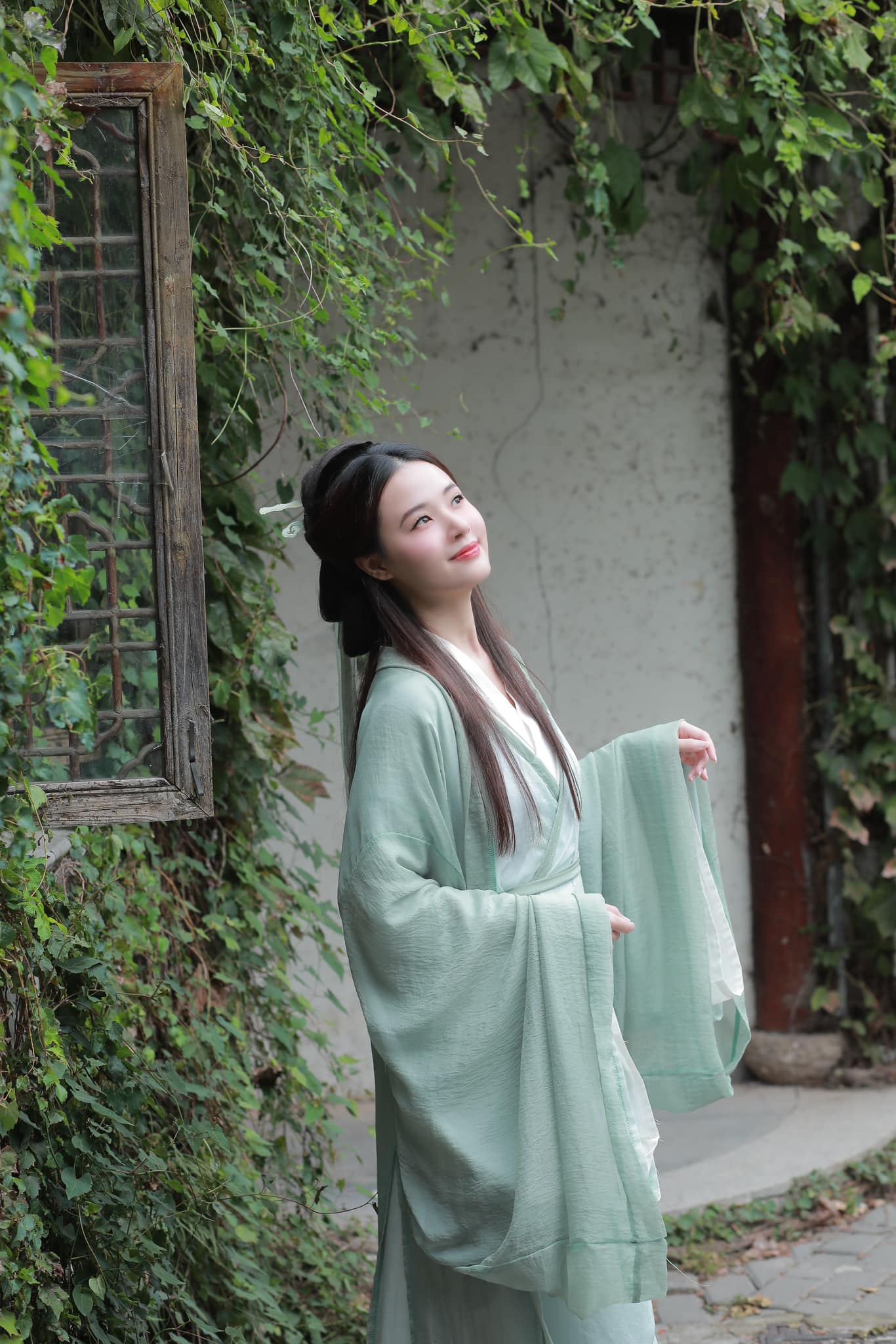 Midu Suddenly Transforms into a Fairy Goddess, Stunning Male Fans 8 46406022810948658286652118186985295401737491n 1729570130036598077850