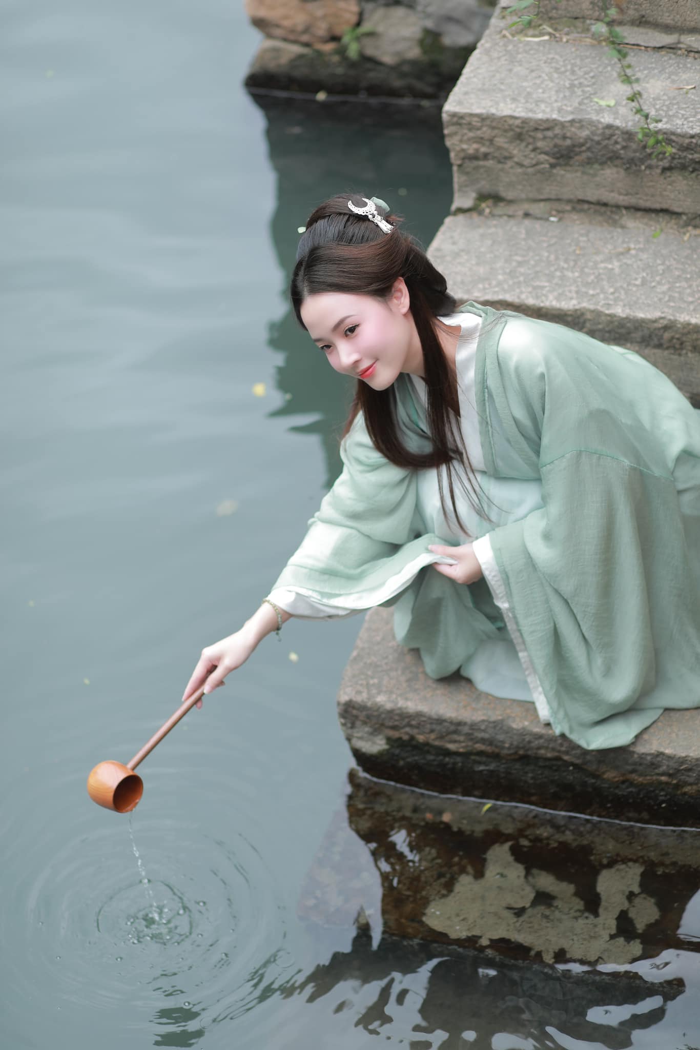 Midu Suddenly Transforms into a Fairy Goddess, Stunning Male Fans 9 46410339510948659086652035501362464324192788n 17295701300541651928868