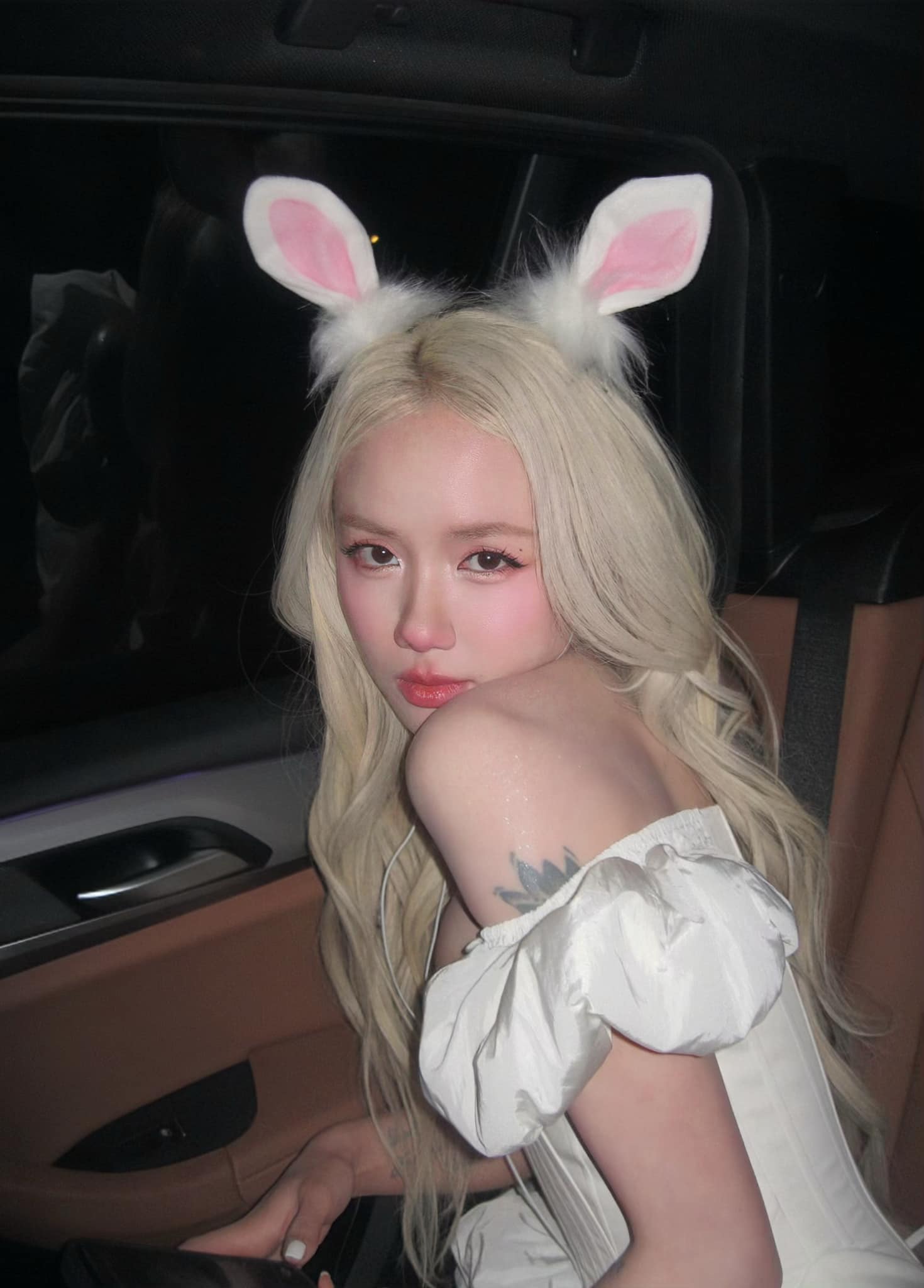 Phuong Ly Transforms into a Pink Bunny for Halloween, How Sexy is Her Look? 4 46471824786134965154138053869823283935821295n 17302763852151604560184