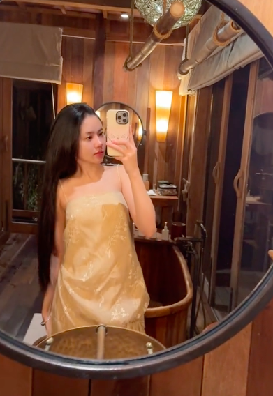 Hot Girl Shows Dating Bill with Xemesis at Luxury Resort 6 anh chup man hinh 2024 10 20 luc 154751 172941705798510339196