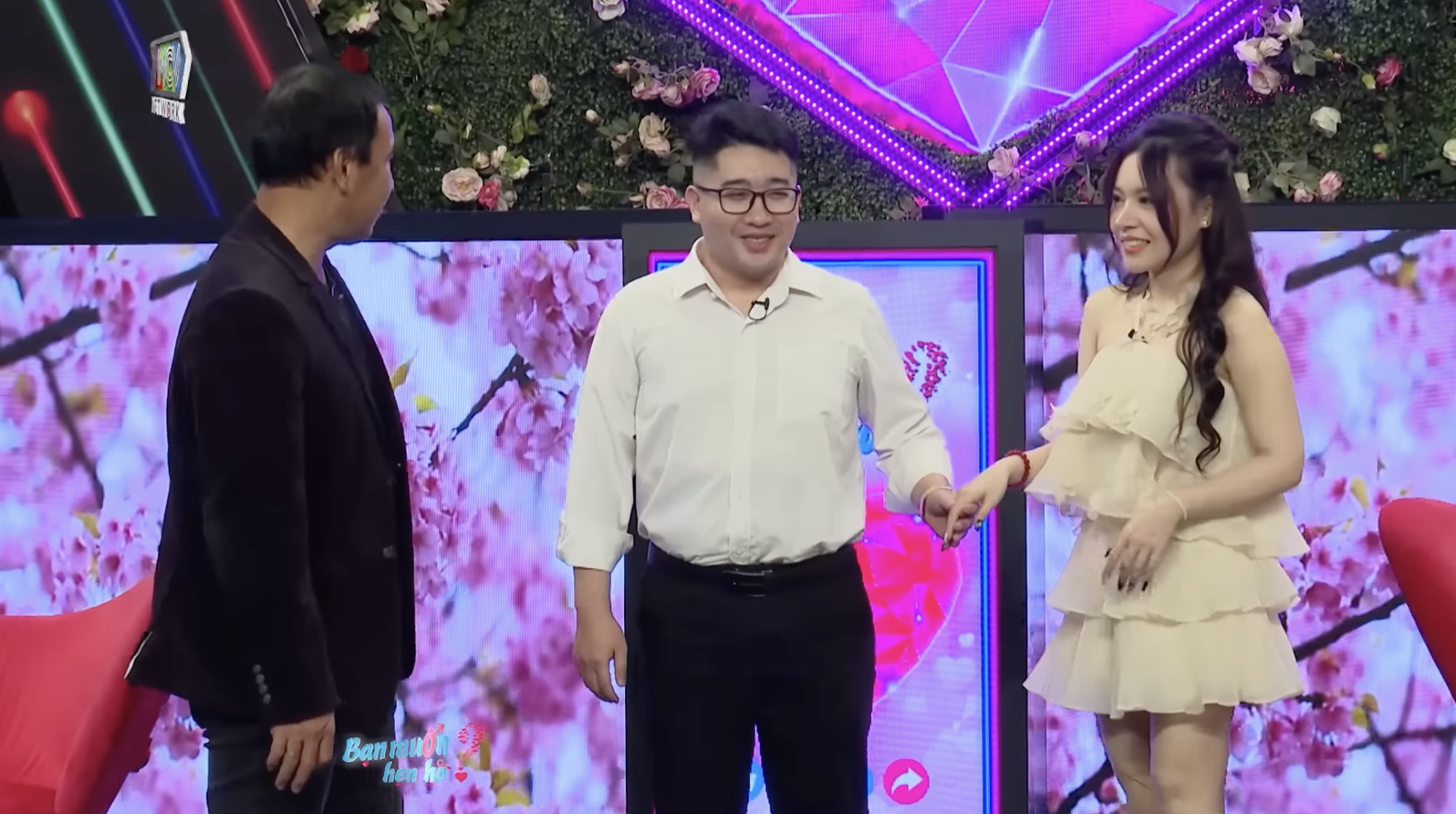 A Twisted Love Story: Female Streamer Joins Dating Show Through Matchmaking and the Outcome 2 anh man hinh 2024 10 14 luc 183446 1728906228689679760217 1728976319327 17289763211221420723550