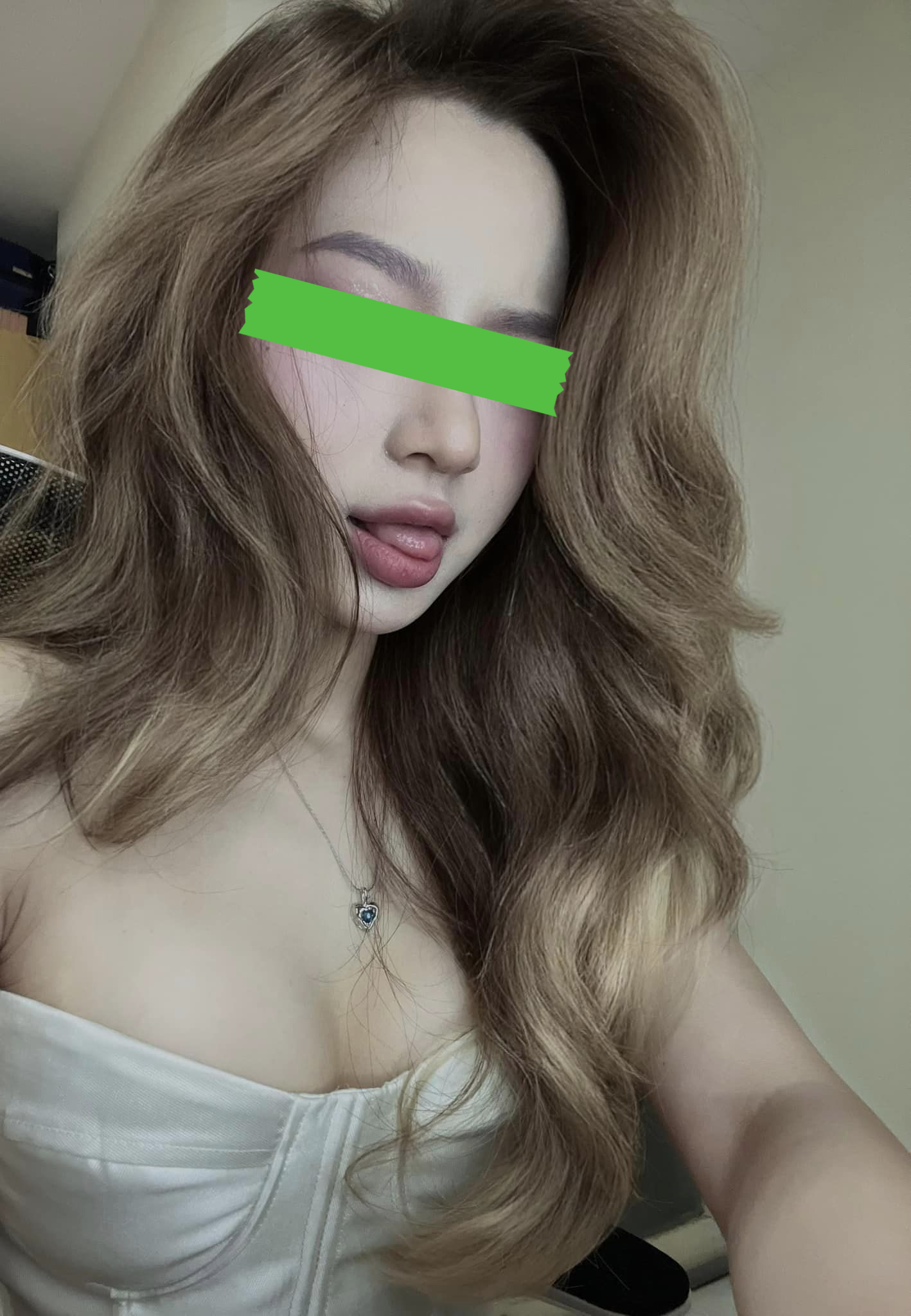 Commented on for having a "red flag" appearance, the attitude of the hot female streamer draws attention 5 edit photo 1729566456106 17295667879221593310452