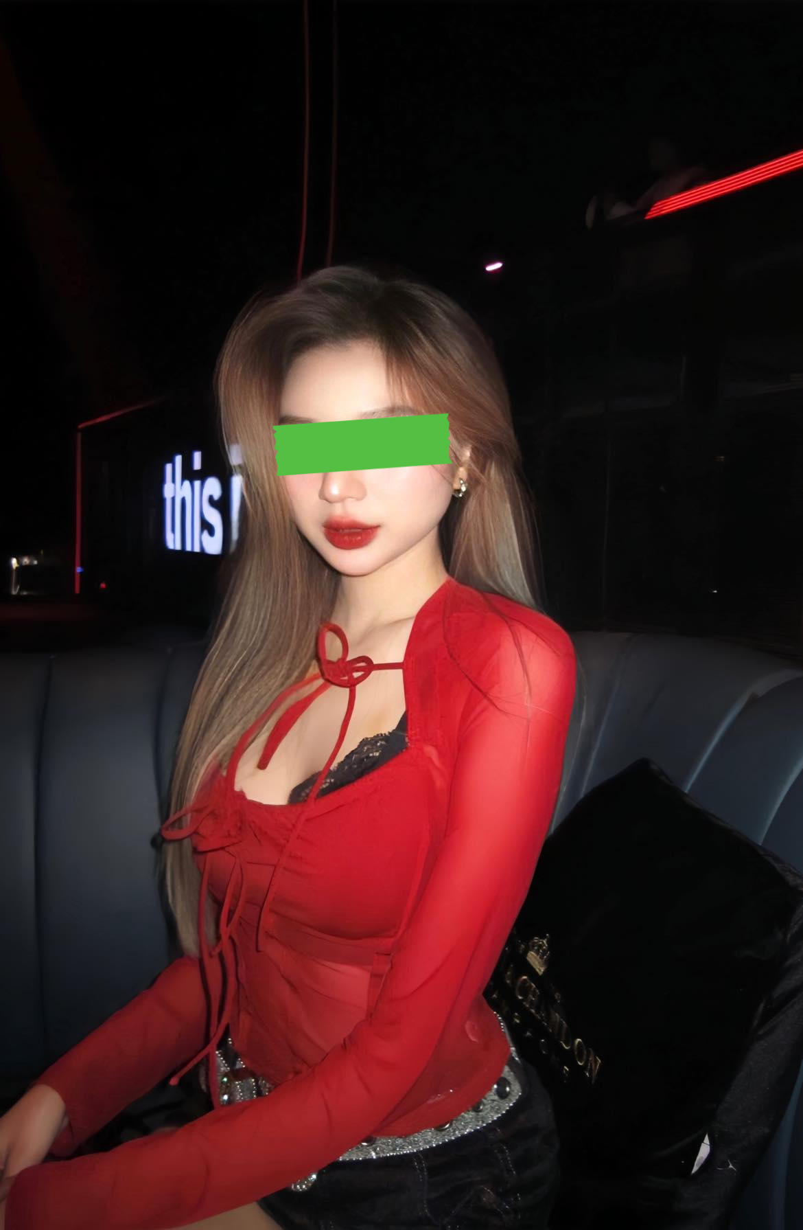 Commented on for having a "red flag" appearance, the attitude of the hot female streamer draws attention 6 edit photo 1729566465605 17295668392281389842559