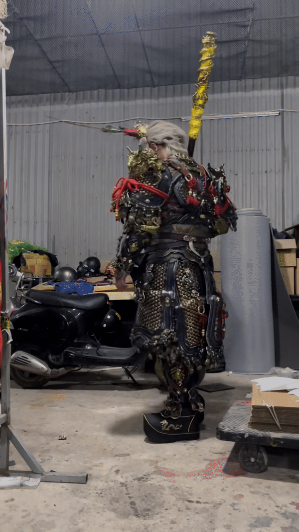 Black Myth: Wukong Player Creates a Hundred Million Dong Monkey King Armor, Matching in "Every Detail" 1 ezgifcom video to gif converter 5 1729764025782586076006