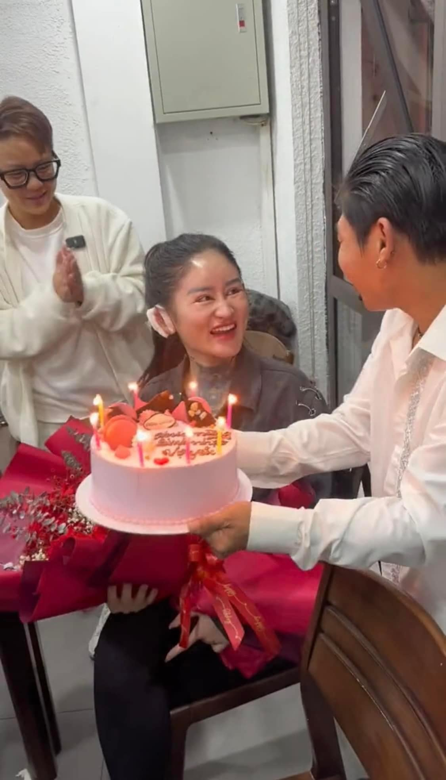 Hot Girl Who Once "Promised to Marry" Thong Soai Ca Appears with a New Look After a Year of Engagement 1 photo 1728529322645 1728529322842146235360