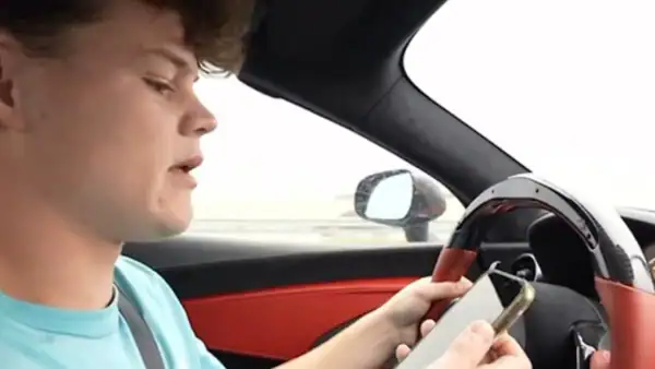 Streamer Crashes His Nearly 5 Billion VND Supercar While Livestreaming, Banned for Life 1 photo 1728617406855 1728617407047545874447