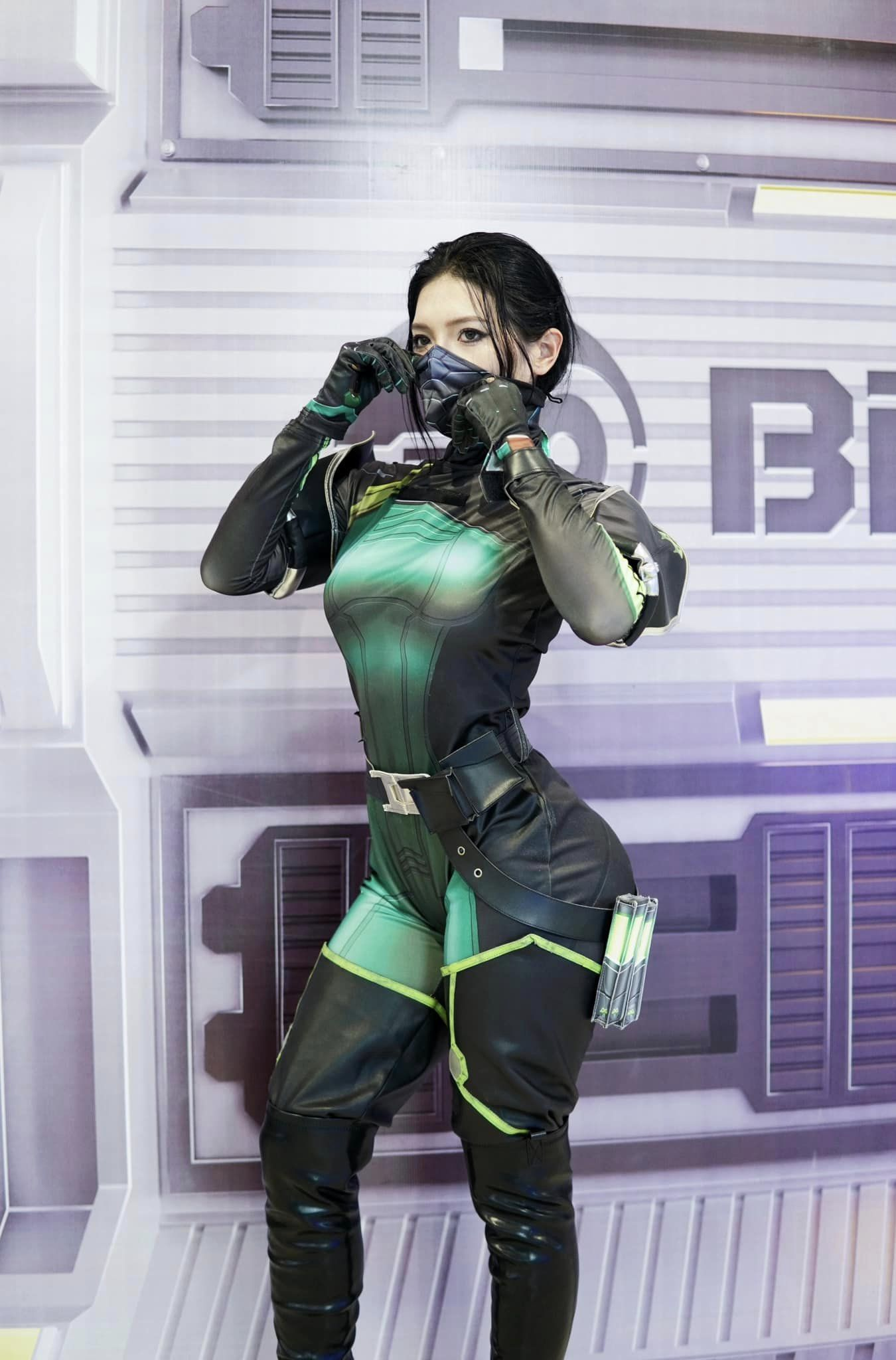 Cosplay Viper Mommy Sets Hearts on Fire, Stunning Fans with Her Identity 1 photo 1728972543422 1728972545383693220241