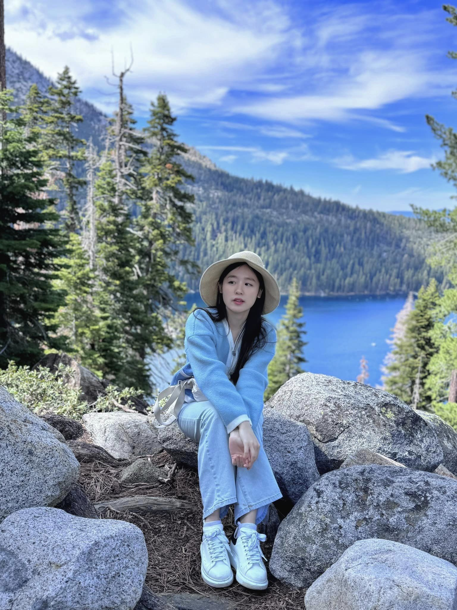 Admiring the Pure Beauty of the Female Streamer from the Rare "Quadruplet Sisters" Family 7 photo 1729050054897 1729050056853520833141
